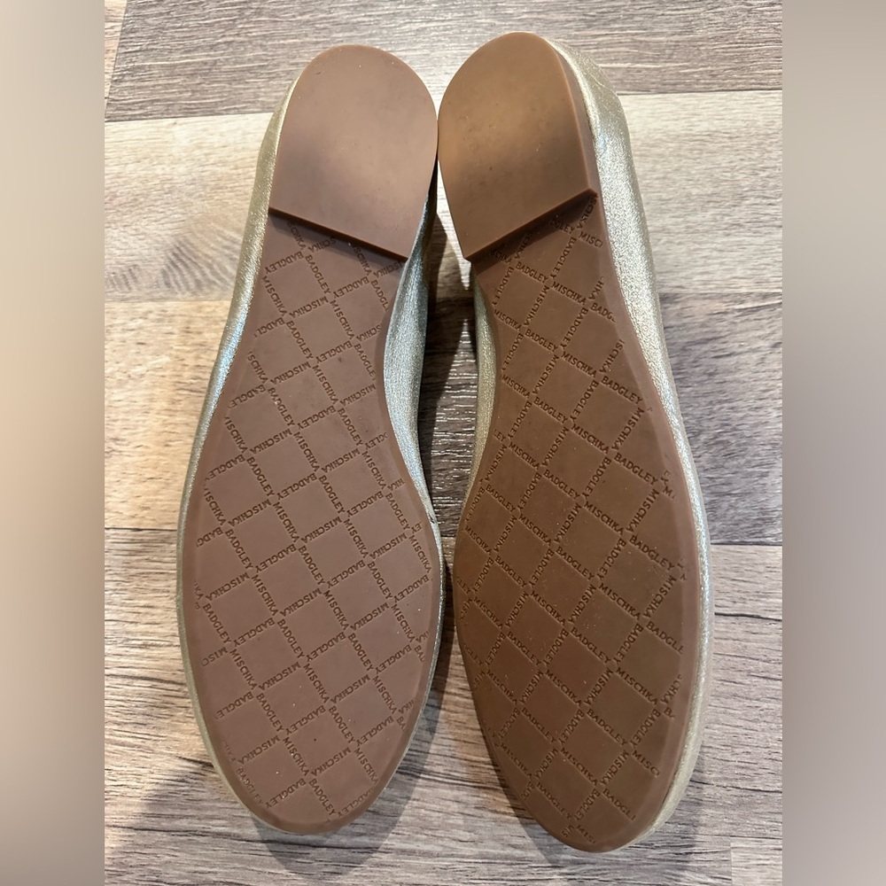 Women Gold Leather Shoes - Picture 5 of 5